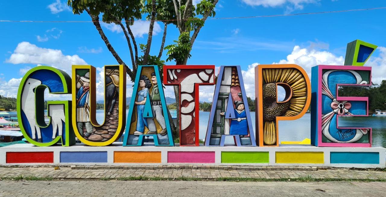 Domus Glamping Guatape Hotel Exterior foto