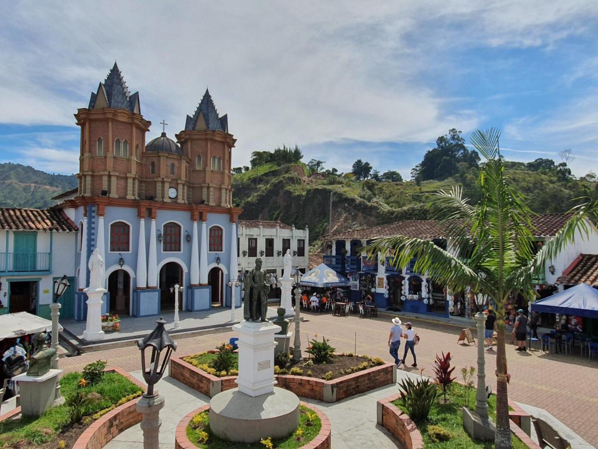 Domus Glamping Guatape Hotel Exterior foto