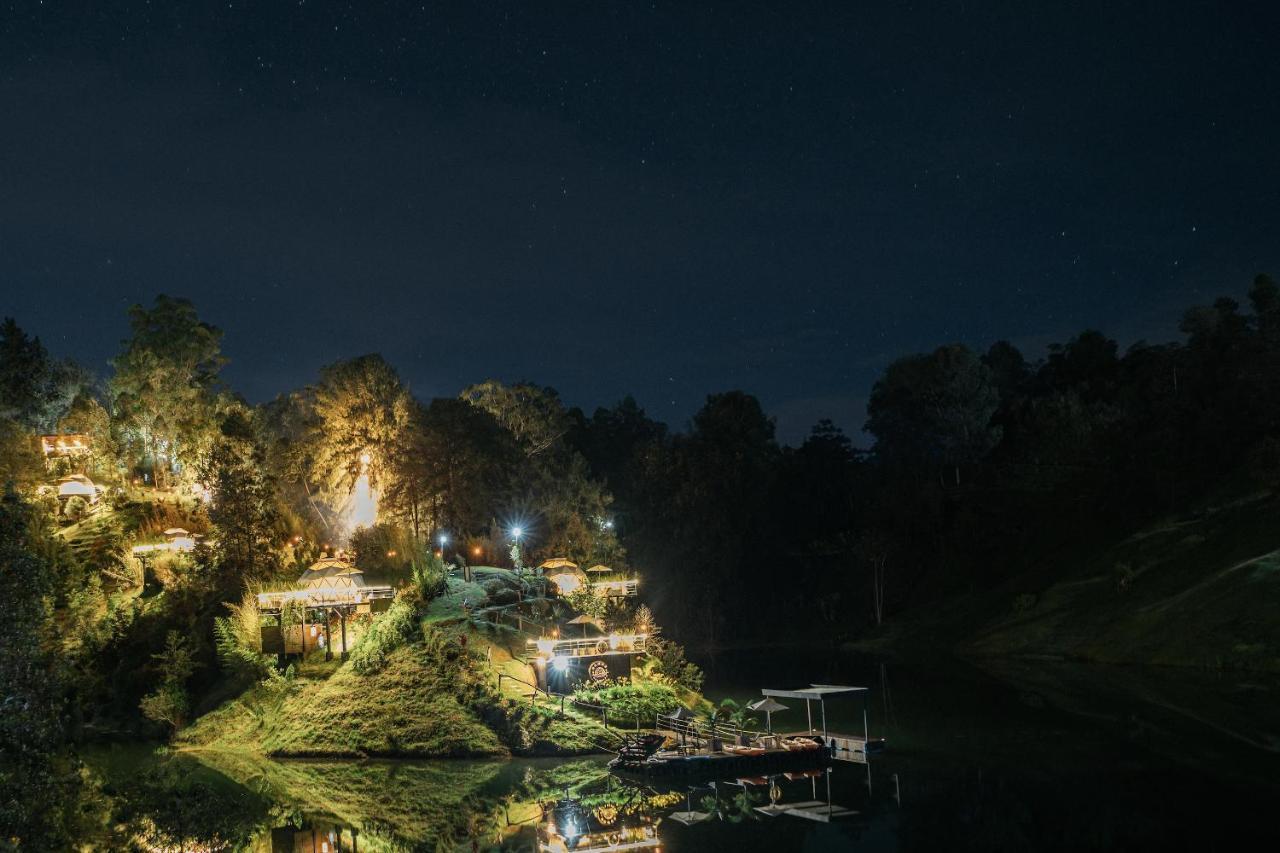 Domus Glamping Guatape Hotel Exterior foto